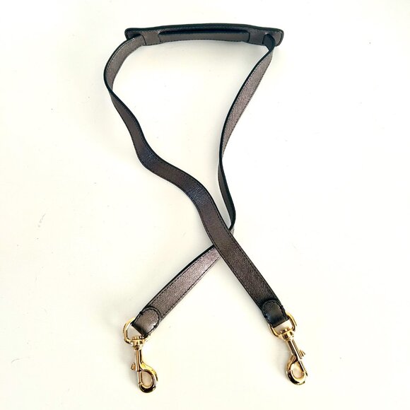 Valentino Garavani Metallic Leather Rockstud Pleated Bag - Picture 9 of 16